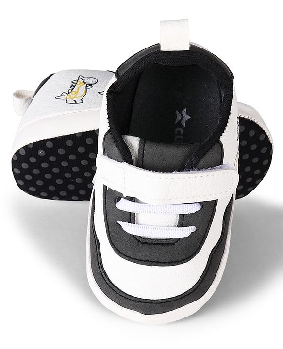Cute Walk by Babyhug Velcro Closure Dino Printed Booties - Black