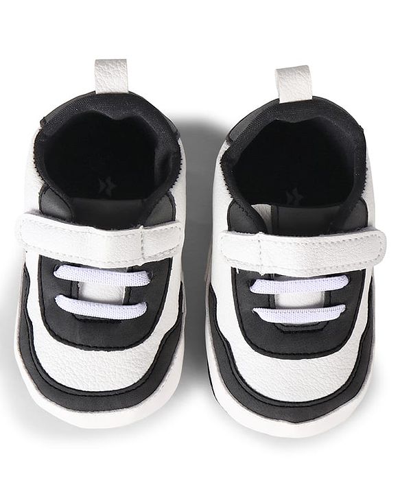Cute Walk by Babyhug Velcro Closure Dino Printed Booties - Black