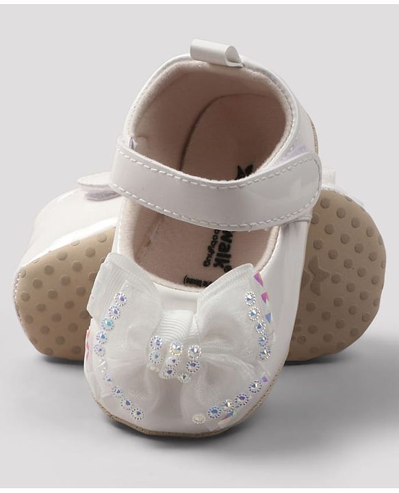 Cute Walk by Babyhug Velcro Closure Solid Booties with Bow Applique - White