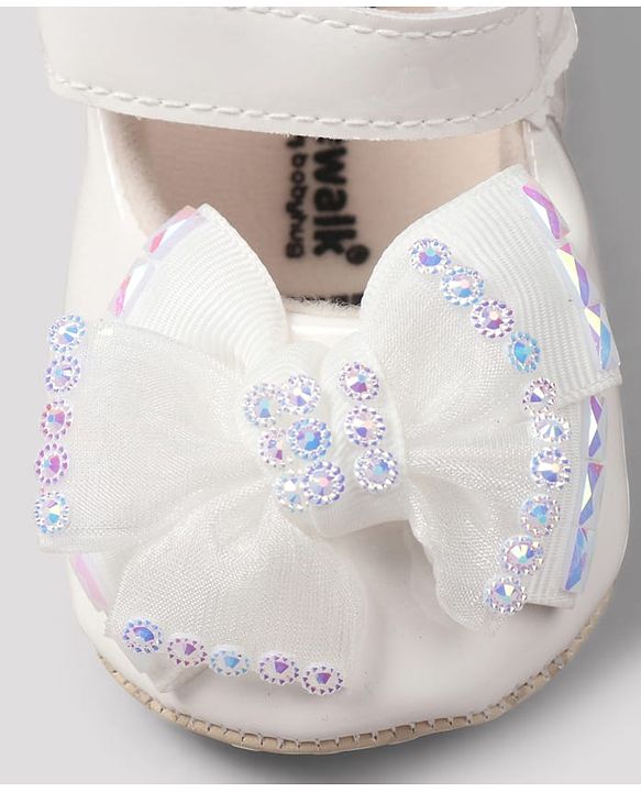 Cute Walk by Babyhug Velcro Closure Solid Booties with Bow Applique - White