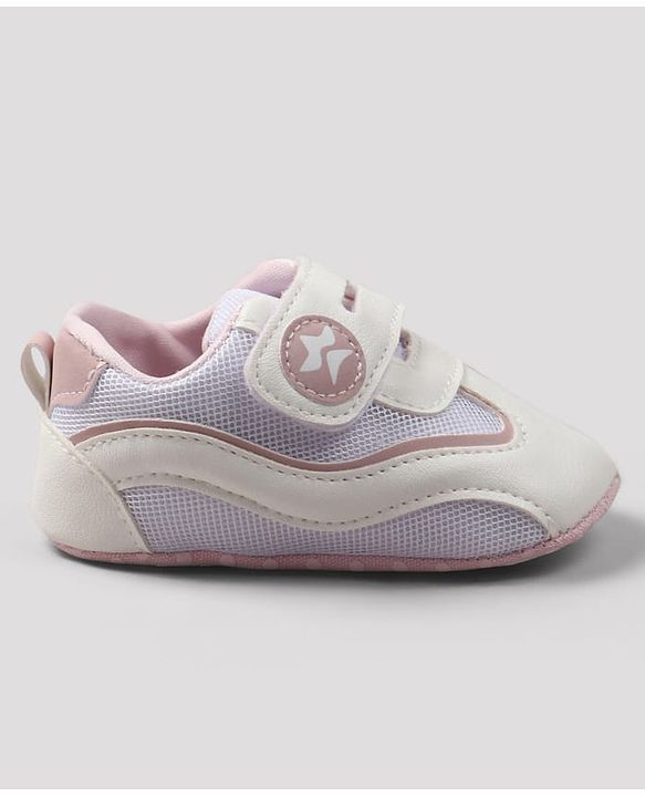 Cute Walk by Babyhug Velcro Closure Solid Booties - Pink