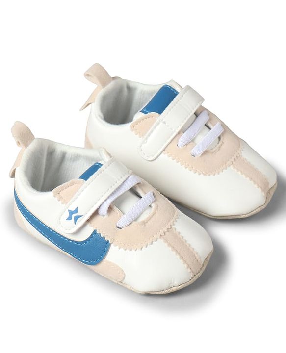 Cute Walk by Babyhug Velcro Closure Solid Booties - Blue