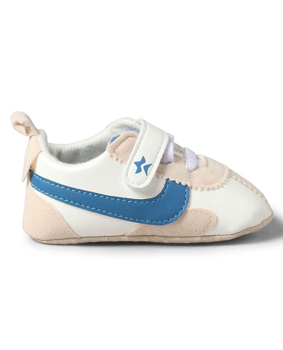 Cute Walk by Babyhug Velcro Closure Solid Booties - Blue