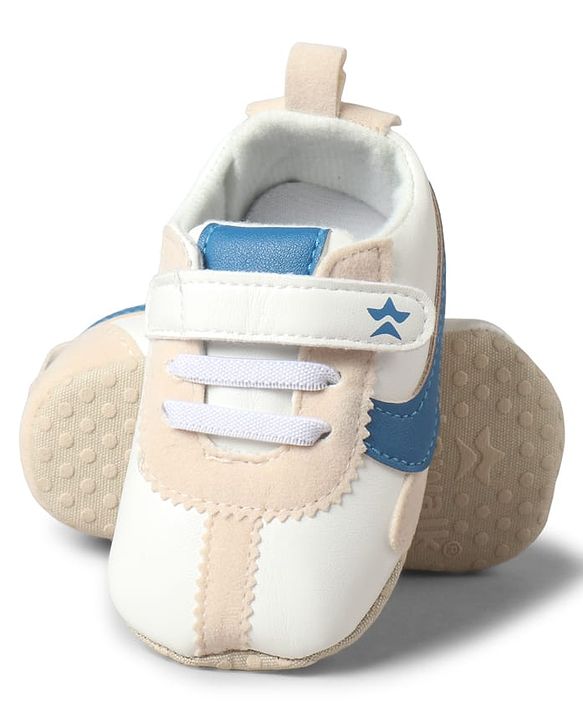 Cute Walk by Babyhug Velcro Closure Solid Booties - Blue