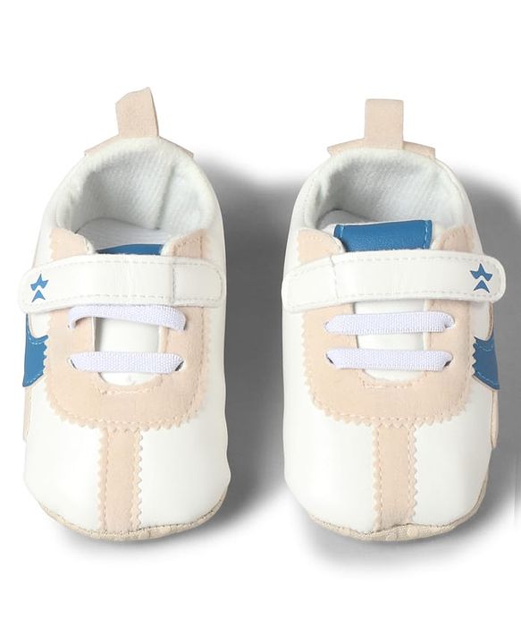 Cute Walk by Babyhug Velcro Closure Solid Booties - Blue