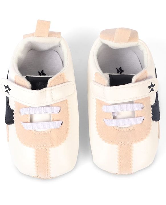 Cute Walk by Babyhug Velcro Closure Solid Booties - Blue