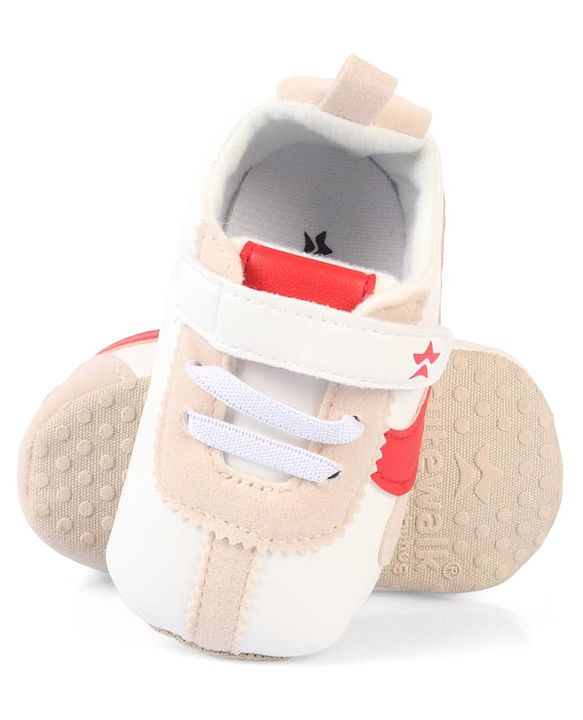 Cute Walk by Babyhug Velcro Closure Solid Booties - Blue