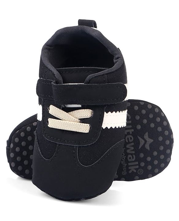 Cute Walk by Babyhug Velcro Closure Solid Booties - Black