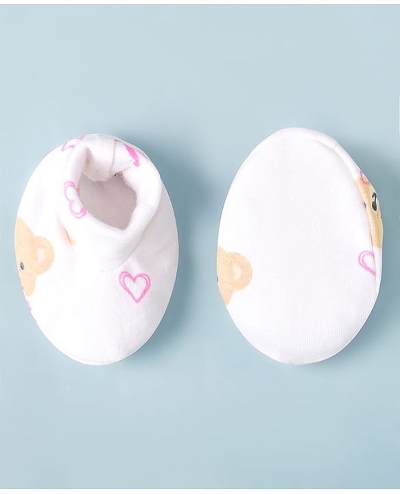 Babyhug 100% Cotton Interlock Knit Cap Mittens & Booties Bear Face Print - Diameter 10.5 cm