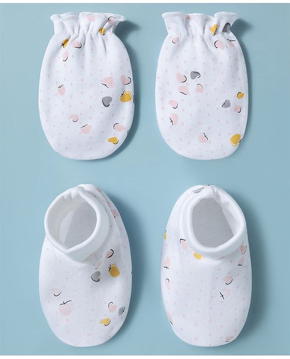 Babyhug 100% Cotton Interlock Knit Mittens & Booties Set With Heart Print - White