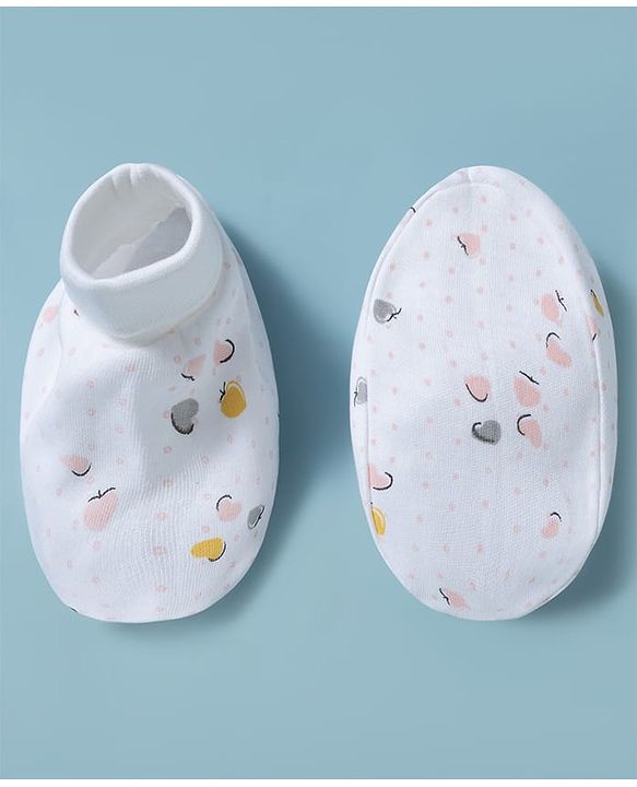Babyhug 100% Cotton Interlock Knit Mittens & Booties Set With Heart Print - White