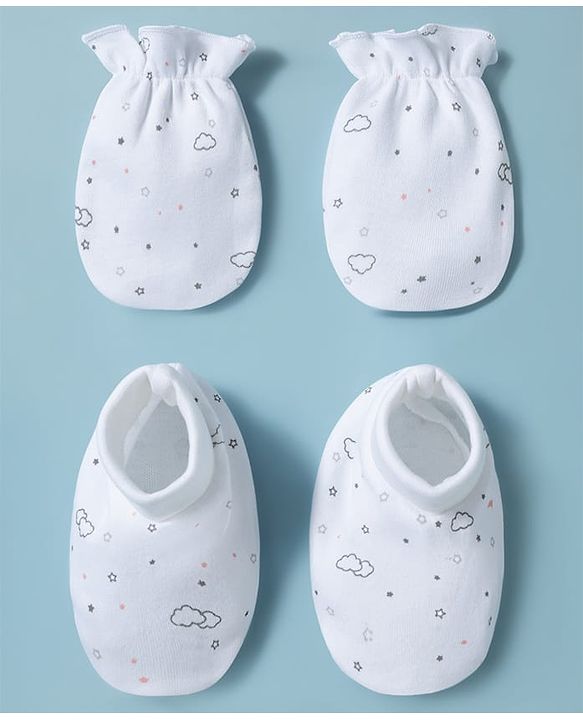 Babyhug 100% Cotton Interlock Knit Mittens & Booties Set With Clouds Print - White