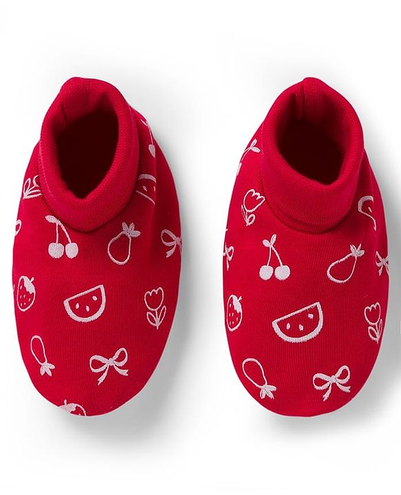 Babyhug 100% Cotton Knit Cap Mittens & Booties with Fruit Print Red - Diameter 8 cm