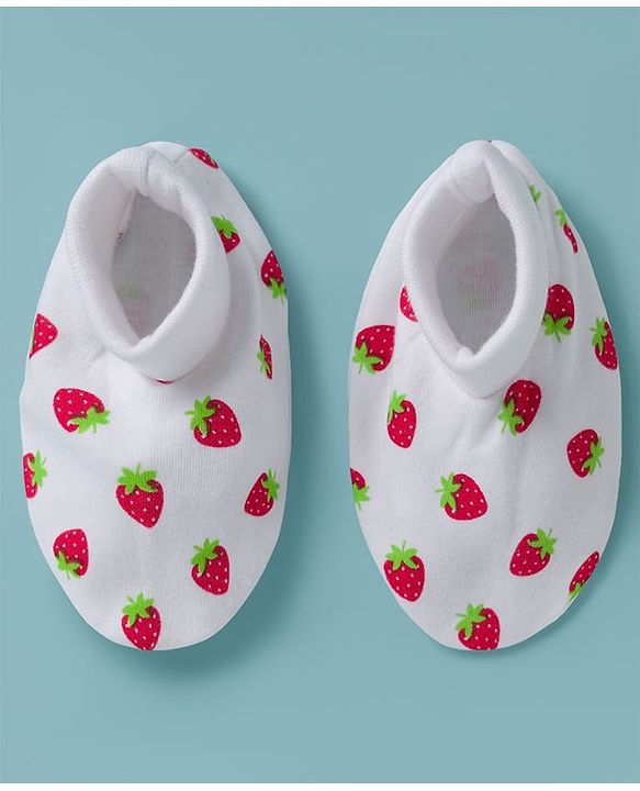 Babyhug 100% Cotton Knit Cap Mittens & Booties with Strawberry Print Multicolor - Diameter 8 cm
