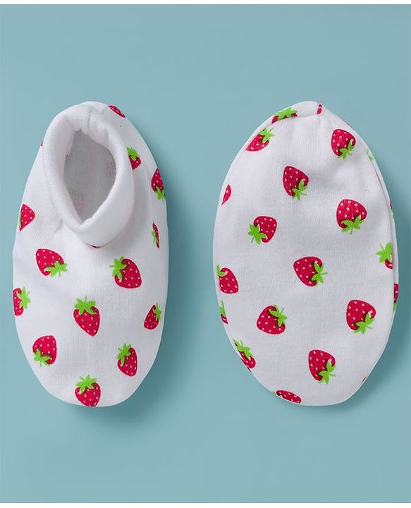 Babyhug 100% Cotton Knit Cap Mittens & Booties with Strawberry Print Multicolor - Diameter 8 cm