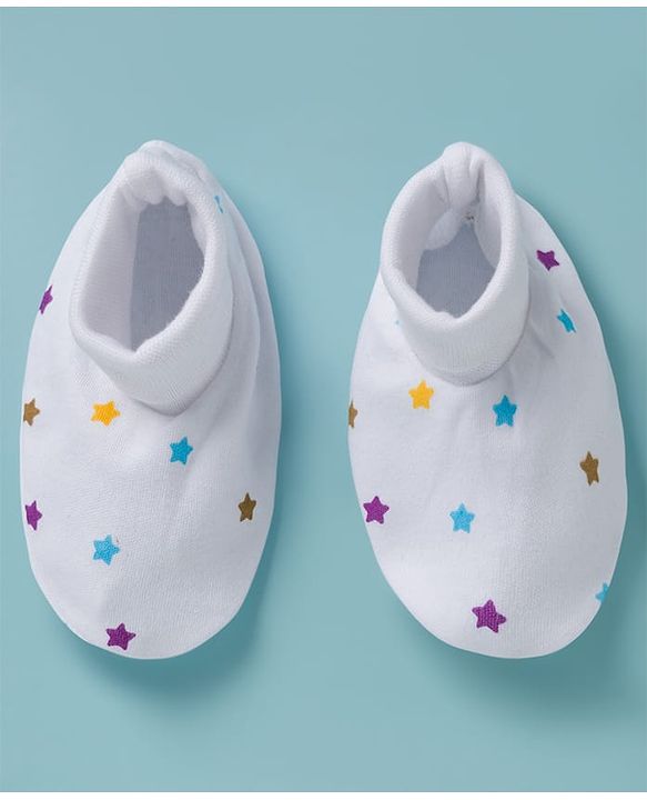 Babyhug 100% Cotton Knit Cap Mittens & Booties with Star Print Multicolor - Diameter 8 cm