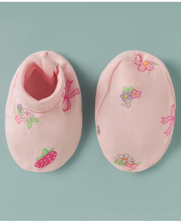 Babyhug 100% Cotton Interlock Knit Cap Mittens & Booties With Floral Bow & Strawberry Print Multicolor - Diameter 16 cm
