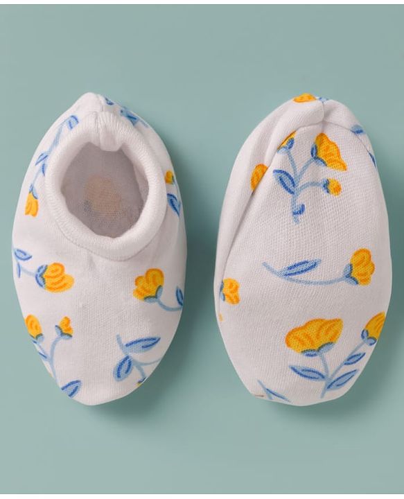 Babyhug 100% Cotton Knit Floral Printed Cap Mittens & Booties Set White - Diameter 16 cm