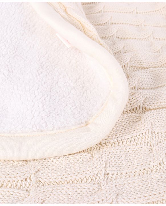 Babyhug Premium Cotton Knitted & Fur Blanket - White
