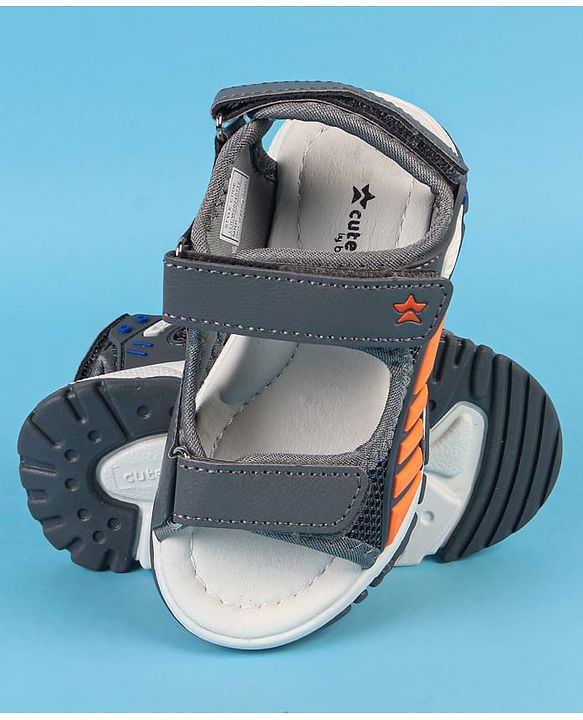Cute Walk by Babyhug Velcro Closure Solid Sandals - Black