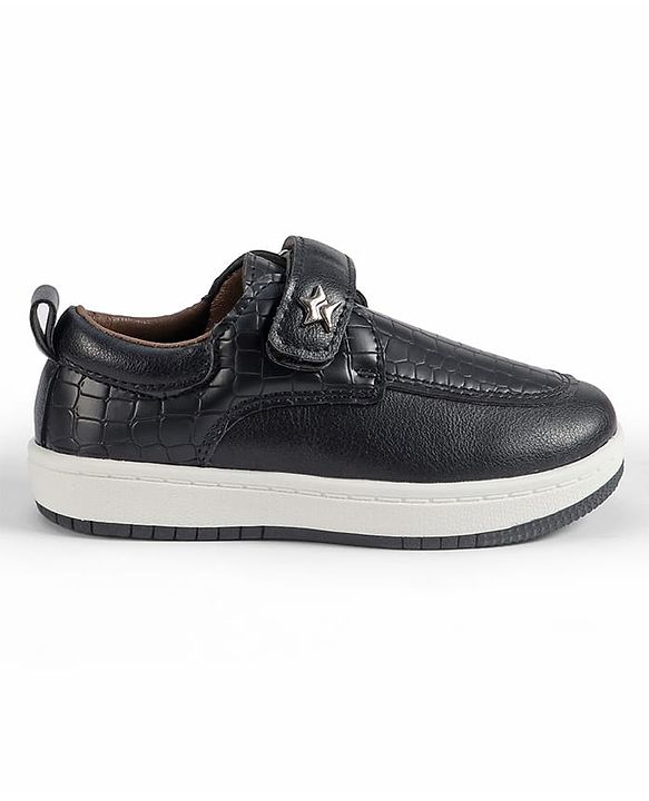 Cute Walk by Babyhug Velcro Closure Solid Loafers - Black