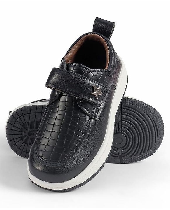 Cute Walk by Babyhug Velcro Closure Solid Loafers - Black