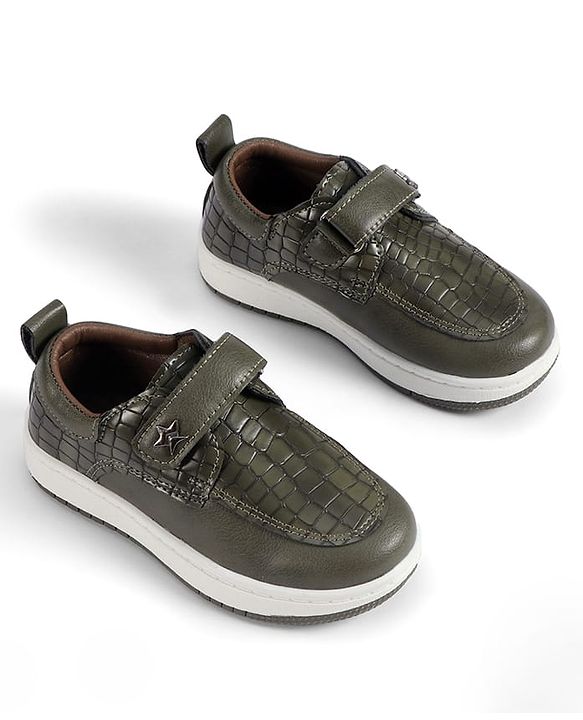 Cute Walk by Babyhug Velcro Closure Solid Loafers - Black