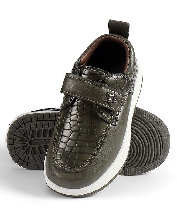 Cute Walk by Babyhug Velcro Closure Solid Loafers - Black