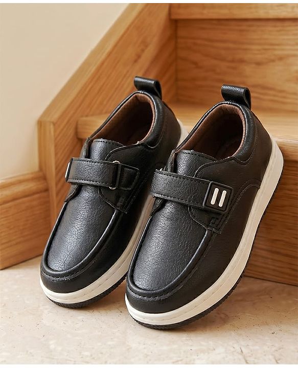 Cute Walk by Babyhug Velcro Closure Solid Loafers - Black