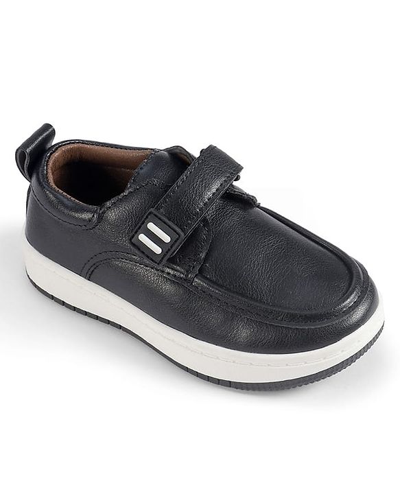 Cute Walk by Babyhug Velcro Closure Solid Loafers - Black