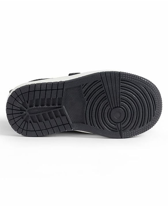 Cute Walk by Babyhug Velcro Closure Solid Loafers - Black