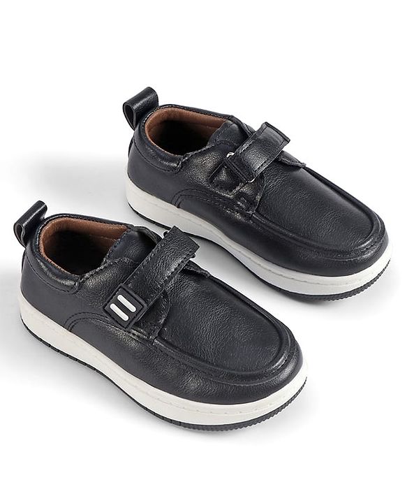 Cute Walk by Babyhug Velcro Closure Solid Loafers - Black