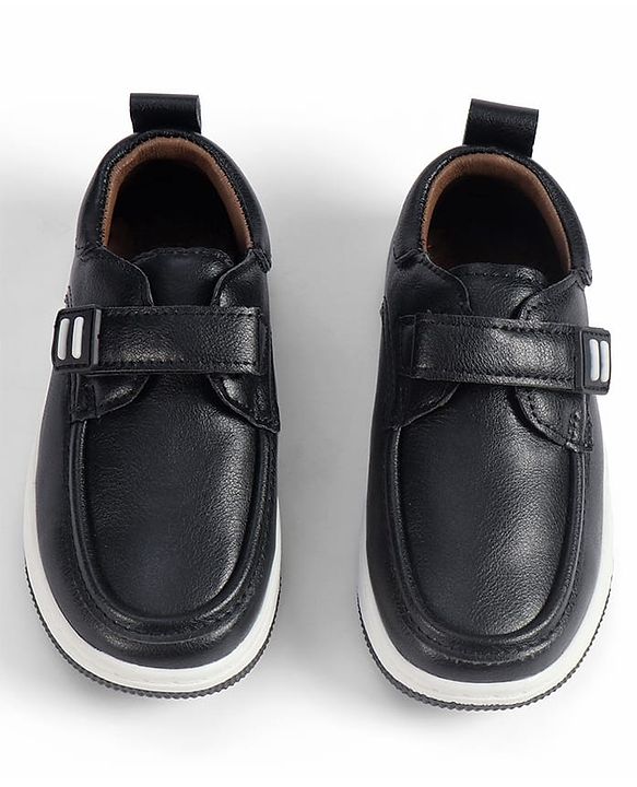 Cute Walk by Babyhug Velcro Closure Solid Loafers - Black
