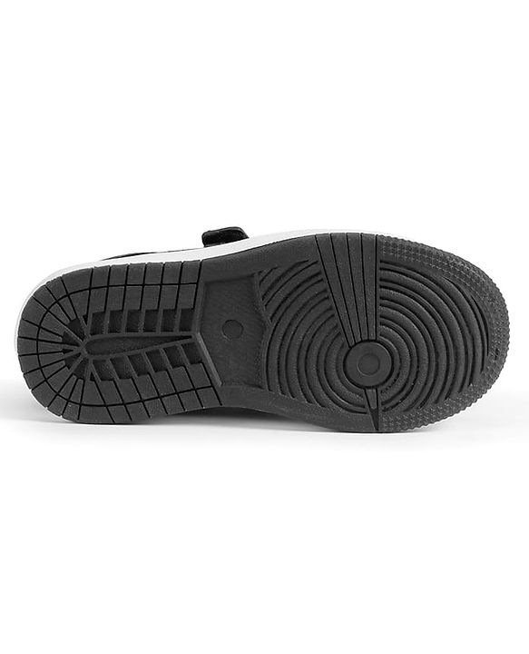 Cute Walk by Babyhug Velcro Closure Solid Loafers - Black