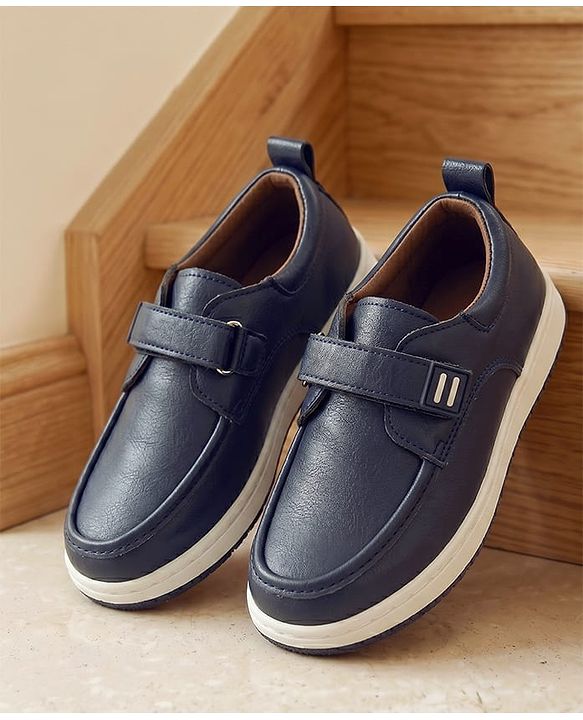 Cute Walk by Babyhug Velcro Closure Solid Loafers - Black