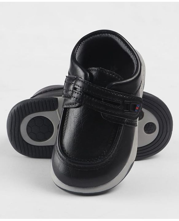 Cute Walk by Babyhug Velcro Closure Solid Shoes - Black