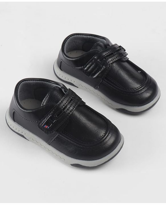 Cute Walk by Babyhug Velcro Closure Solid Shoes - Black