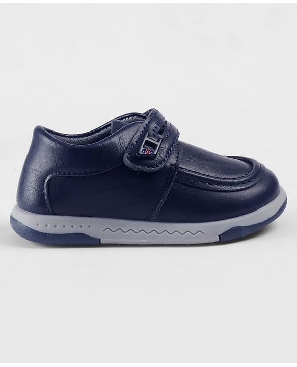 Cute Walk by Babyhug Velcro Closure Solid Shoes - Black
