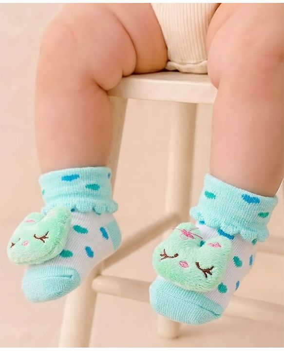 Cute Walk by Babyhug Socks Shoes With Heart Design & Applique - Multicolor
