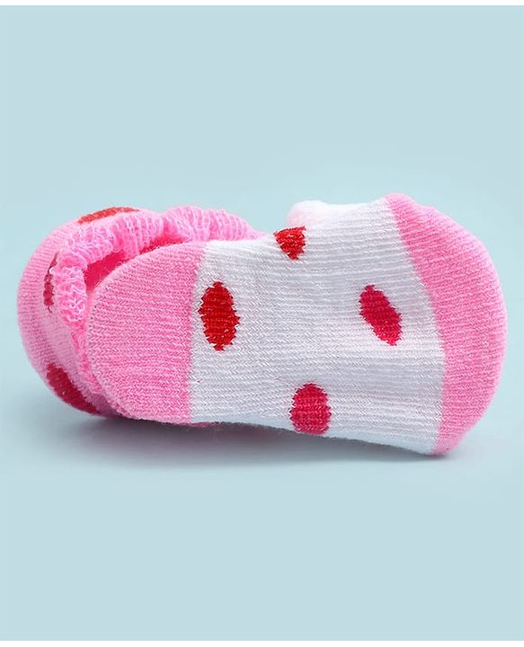 Cute Walk by Babyhug Ankle Length Socks Shoes With Cat Applique - Multicolor