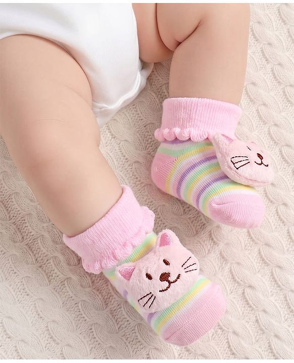Cute Walk by Babyhug Ankle Length Socks Shoes With Cat Applique - Multicolor