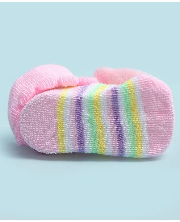 Cute Walk by Babyhug Ankle Length Socks Shoes With Cat Applique - Multicolor