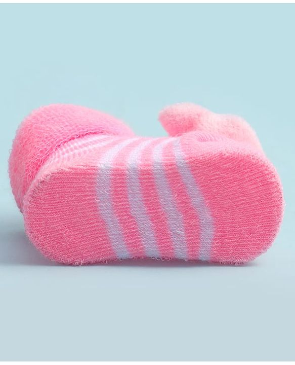 Cute Walk by Babyhug Ankle Length Socks Shoes With Applique - Multicolor