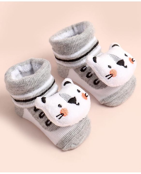 Cute Walk by Babyhug Ankle Length Socks Shoes With Applique - Multicolor