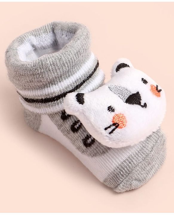 Cute Walk by Babyhug Ankle Length Socks Shoes With Applique - Multicolor