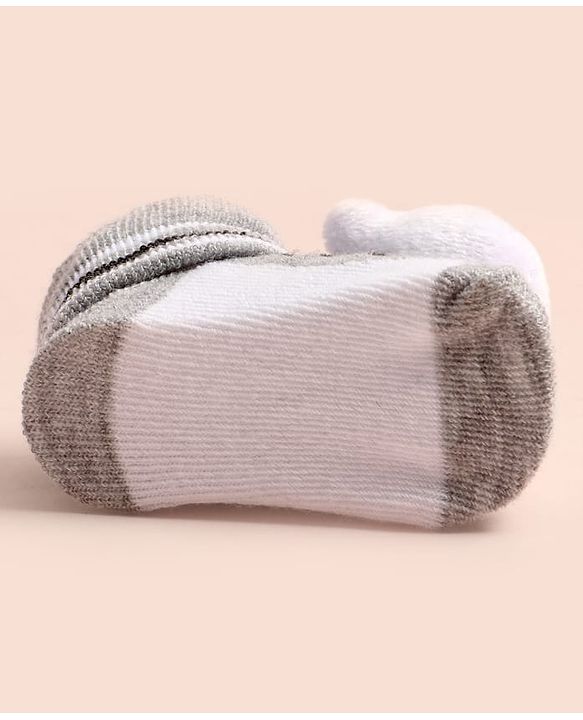 Cute Walk by Babyhug Ankle Length Socks Shoes With Applique - Multicolor