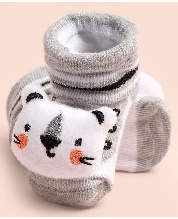 Cute Walk by Babyhug Ankle Length Socks Shoes With Applique - Multicolor