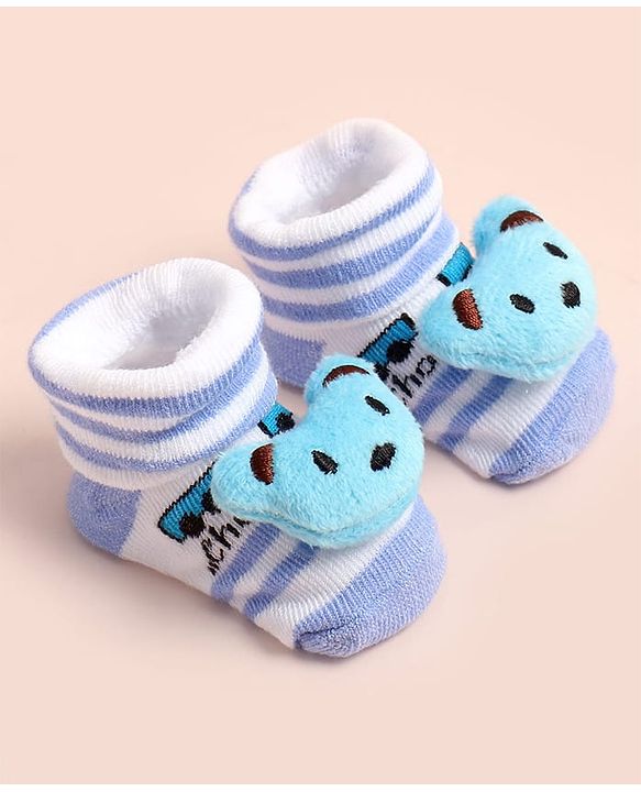 Cute Walk by Babyhug Ankle Length Socks Shoes With Applique - Multicolor