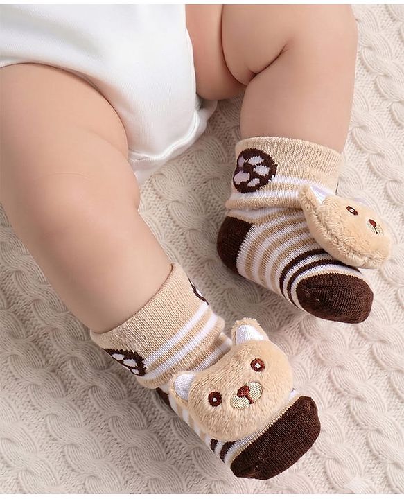 Cute Walk by Babyhug Ankle Length Socks Shoes With Bear Applique - Multicolor