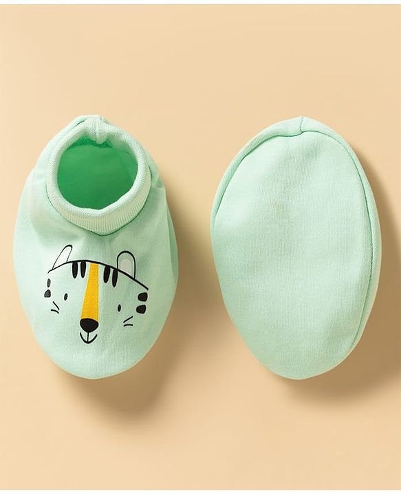 Babyhug 100% Cotton Knit Animal Printed Mittens & Booties Set - Light Green
